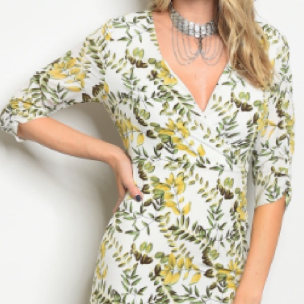 White Spring greens floral print vneck midi dress - Picture 3 of 7